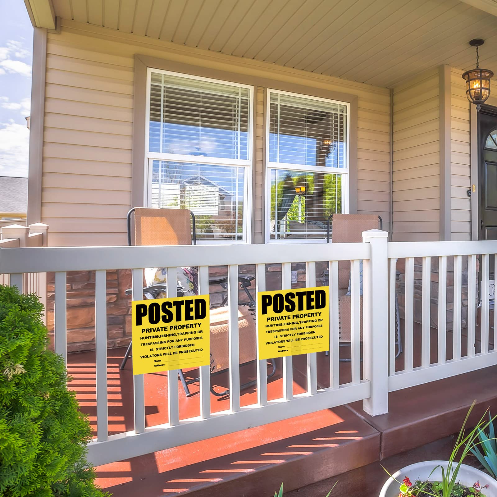 Geyee sign attached to metal gate showing easy outdoor use benefit