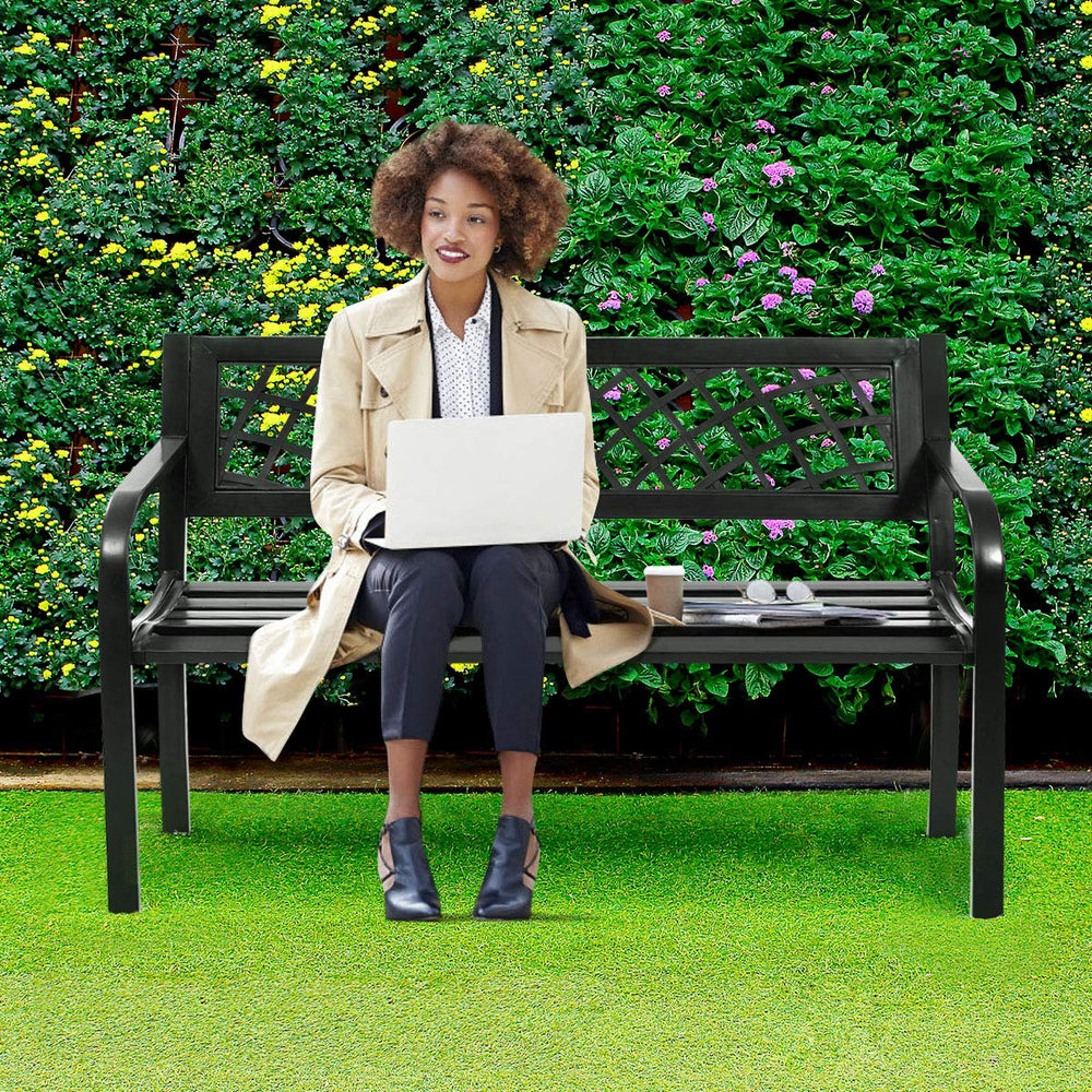 GIANTEX bench with two people seated showing 500 lb capacity and scale