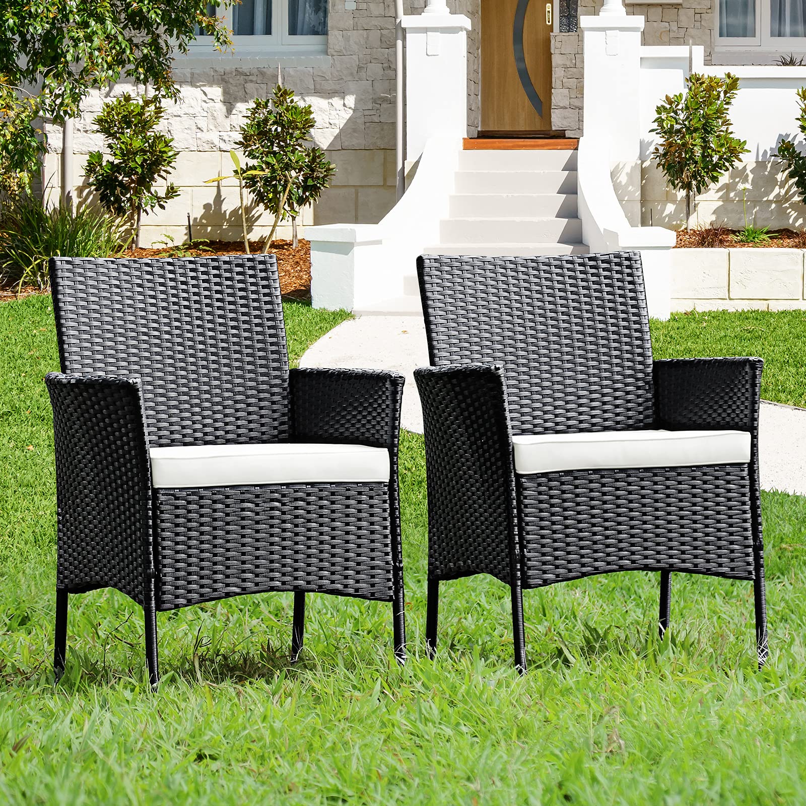 GIANTEX packaged set showing two chairs, cushions, hardware, and instructions