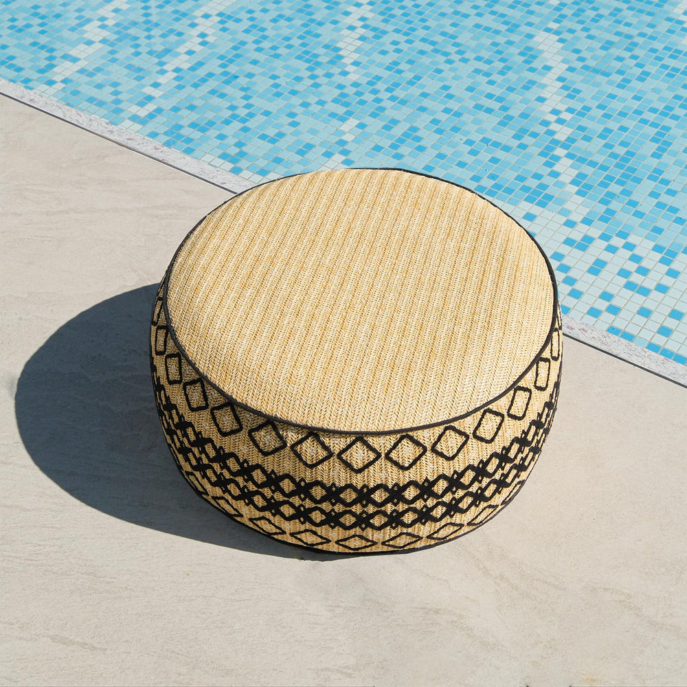GLADTRAX pouf on patio demonstrating outdoor durability and style