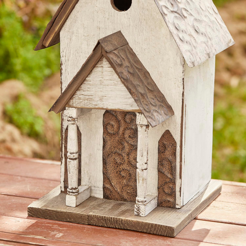 Glitzhome birdhouse mounted on post demonstrating secure outdoor placement