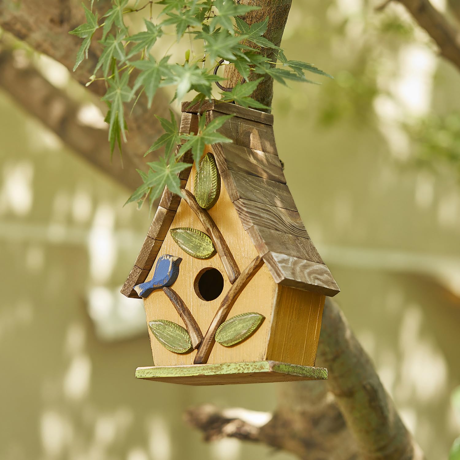 Glitzhome entrance hole and perch detail providing easy bird access