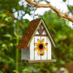 Glitzhome front view birdhouse showing cottage style and welcoming shelter