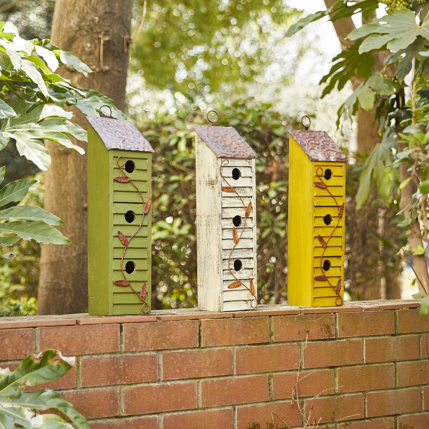 Glitzhome porch decor styling showing decorative impact and garden coordination
