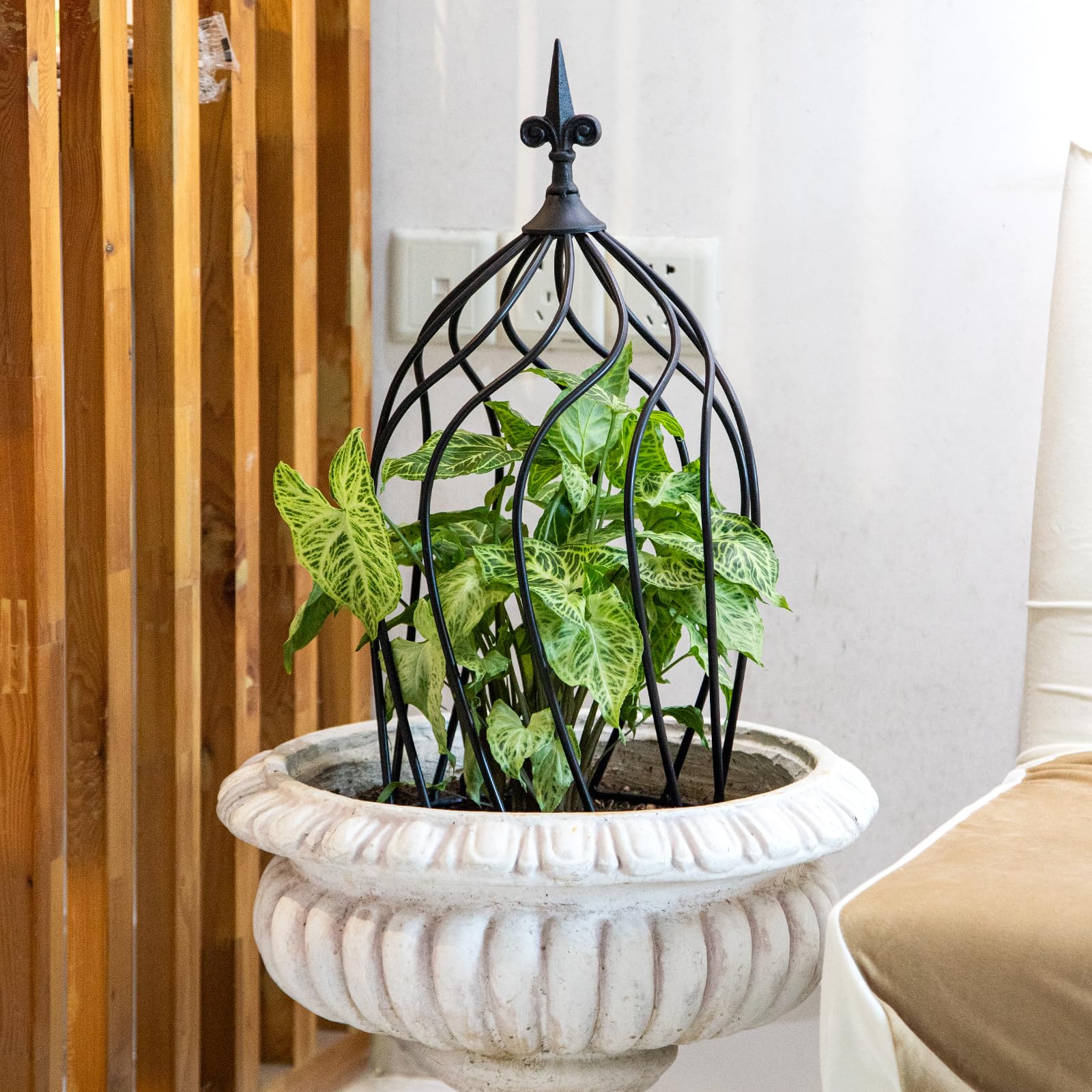GOOOXIM obelisk installed in a pot showing space-saving vertical gardening
