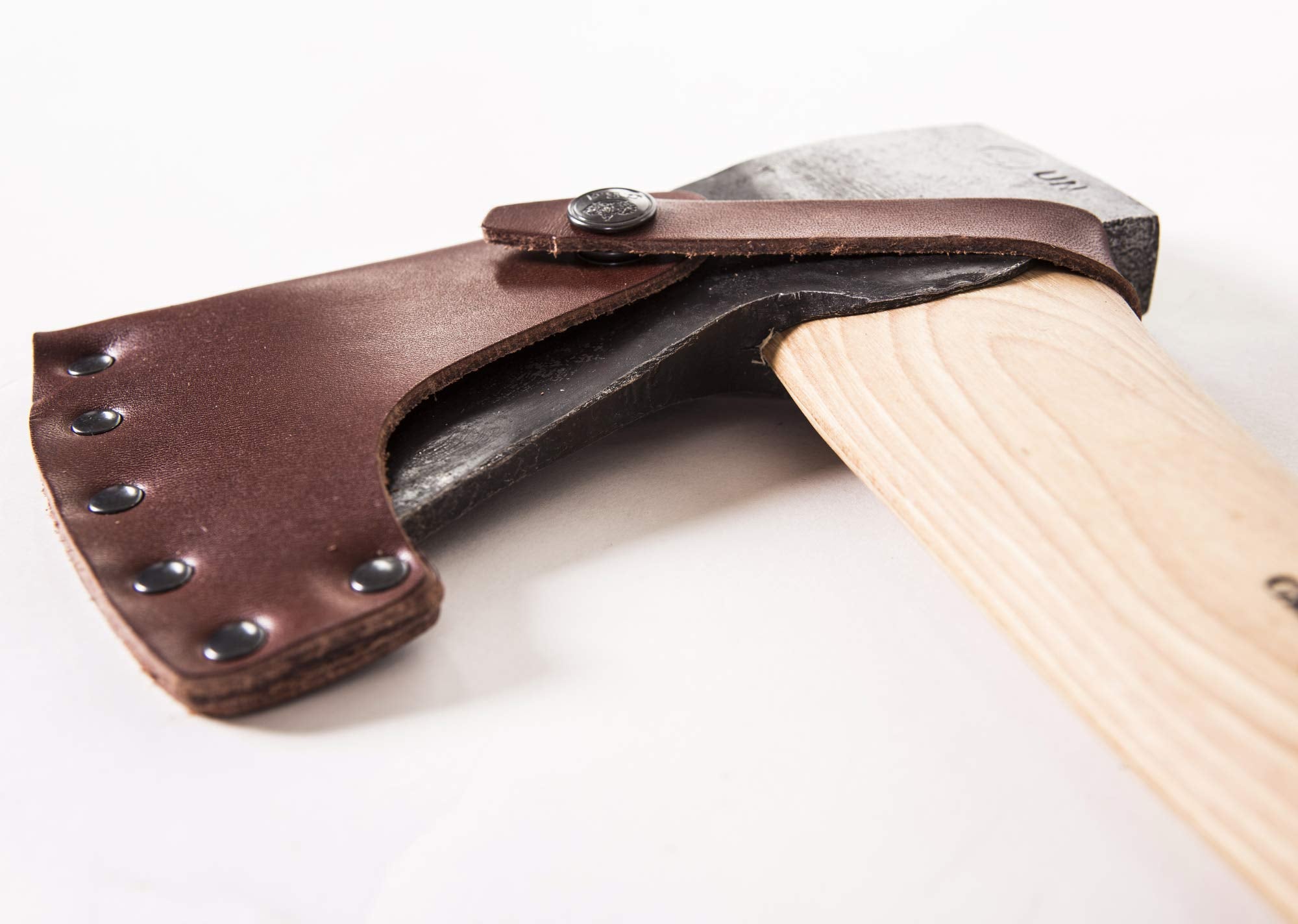 Gränsfors Bruks vegetable-tanned leather sheath with axebook for protection