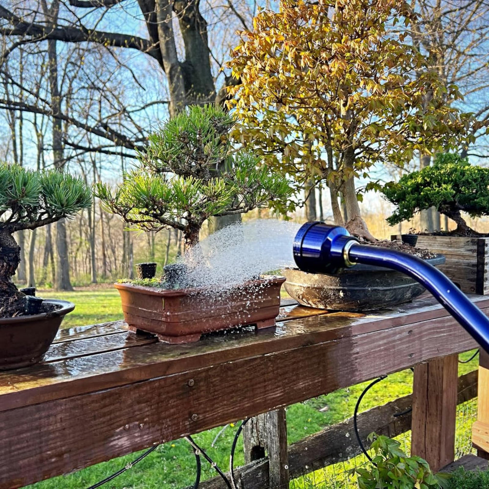 GREEN MOUNT foam grip and hold-open clip detail for comfortable continuous watering