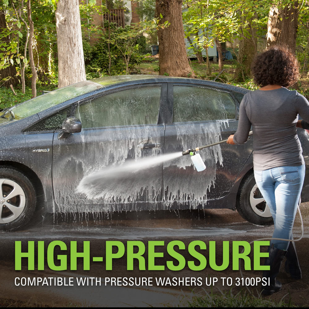 Greenworks applicator producing dense foam close-up to improve cling and cleaning benefit