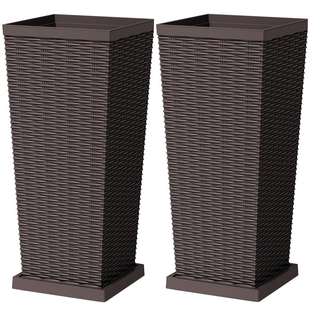 Greesum front view brown planter showing elegant rattan look and stable base