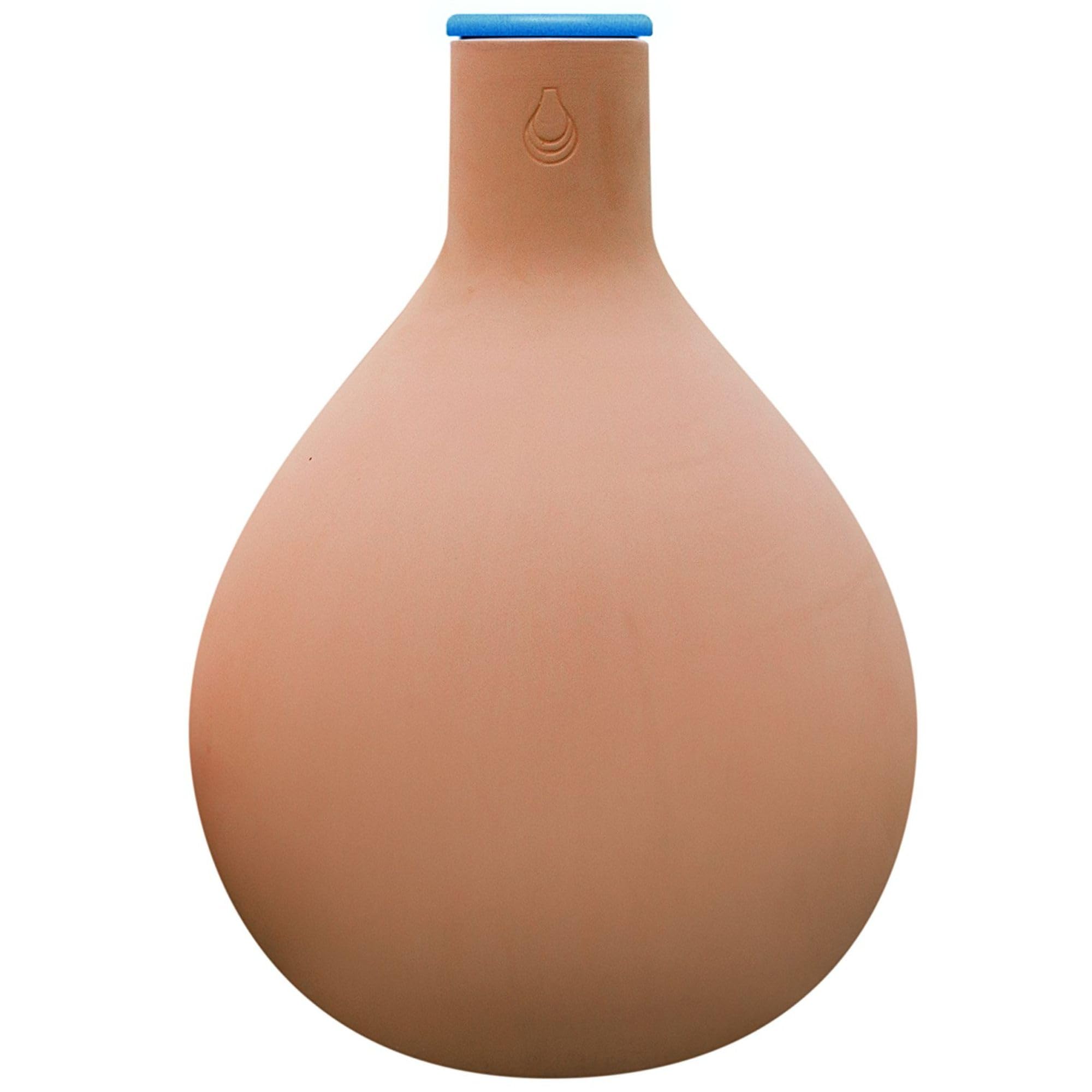 Growoya medium OYA front view showing compact irrigation pot and durable design benefit