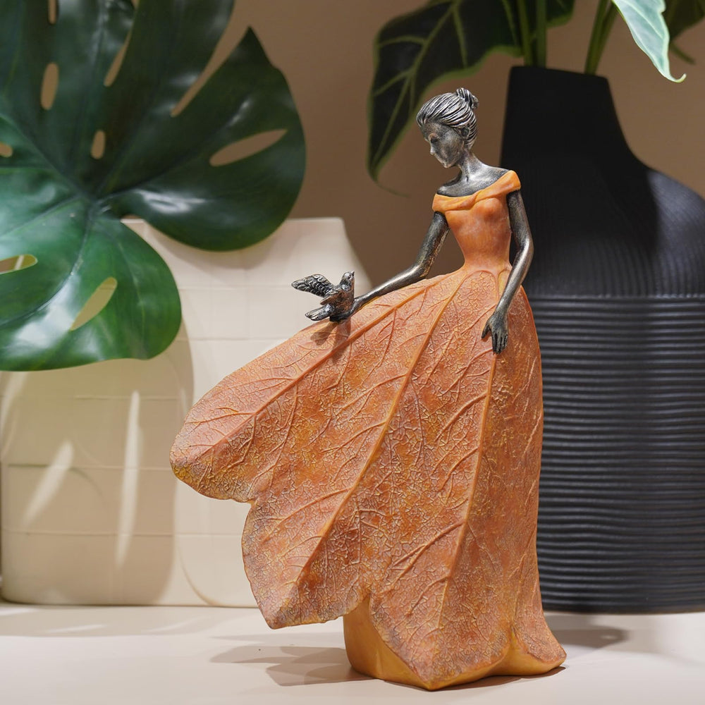Guichifun size comparison on shelf demonstrating small-space suitability