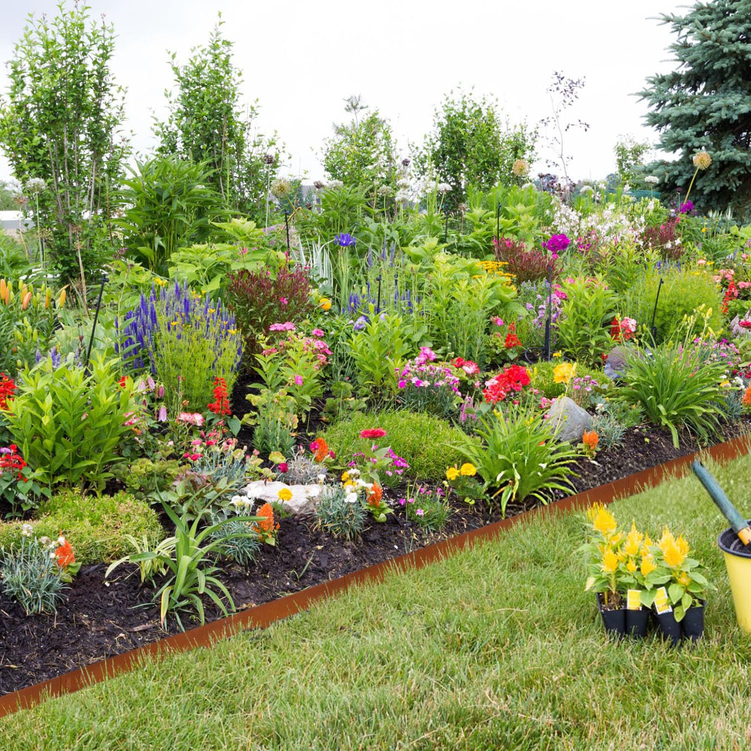 GZGNEEVL patio and planting bed edge showing polished outdoor aesthetic benefit
