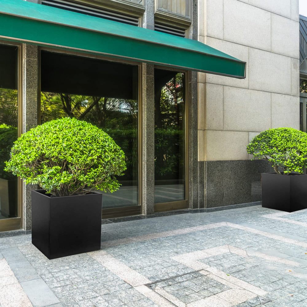 GZGNEEVL angled side detail highlighting sturdy metal joins and secure fit