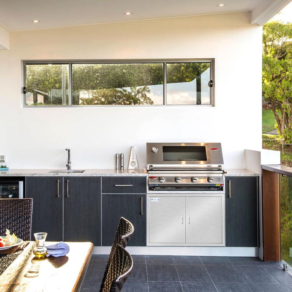 HALLY SINKS & TABLES H mounted on outdoor kitchen island benefit: professional look