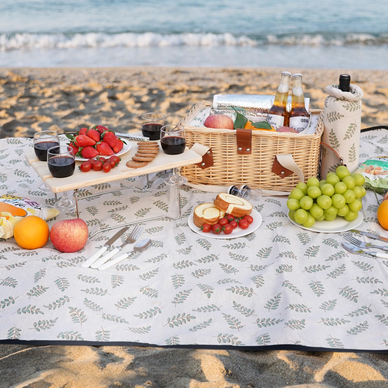 HappyPicnic cutlery and plates arranged for ready-to-serve convenience