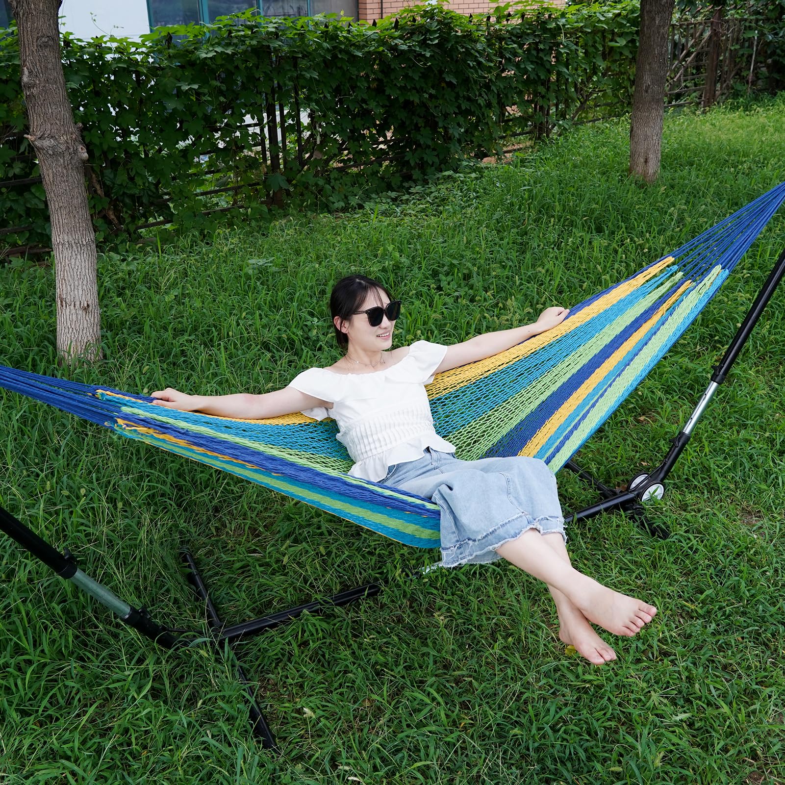 HappyPicnic hammock with two people lounging demonstrating spacious two-person comfort