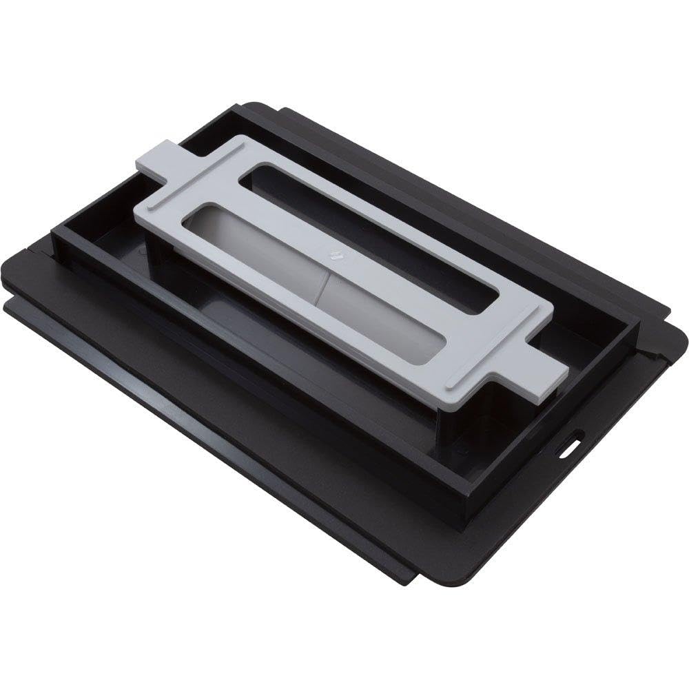 Hayward TigerShark bottom lid close-up, showing durable fit and easy replacement
