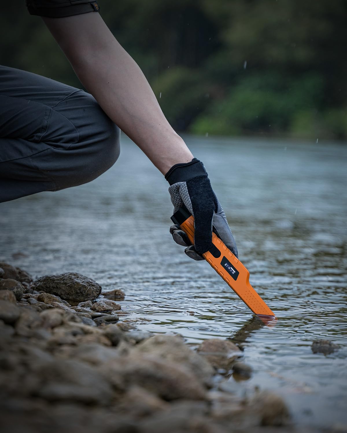 hazlewolke used by hobbyist at a dig site showing real-world detection benefit