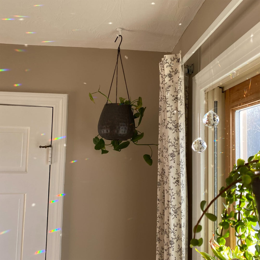 HDCRYSTALGIFTS crystals used as chandelier accents for elegant sparkle