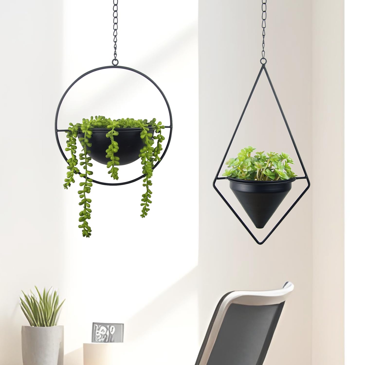 HemePaha drainage hole with removable plug allowing controlled watering indoors