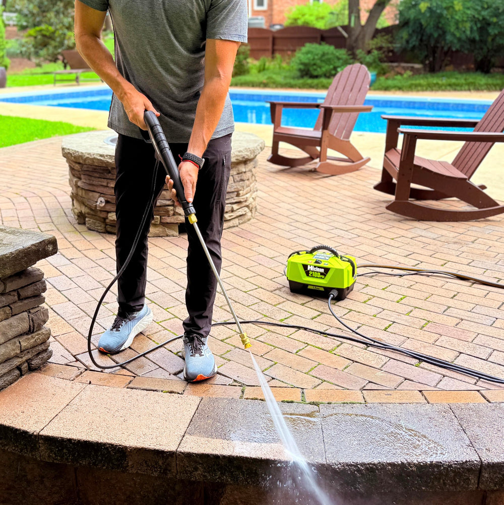 Hiclean close-up of 17.5 inch wand and quick-connect nozzles for versatile cleaning