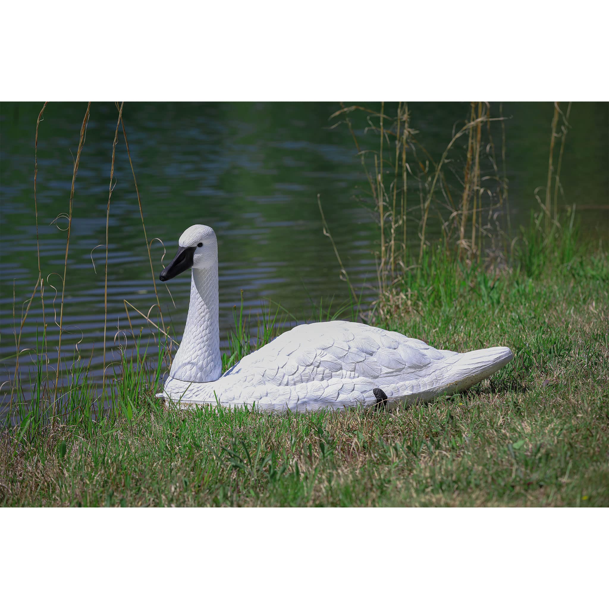 Higdon Outdoors removable head posed in feeding and alert positions showing natural motion