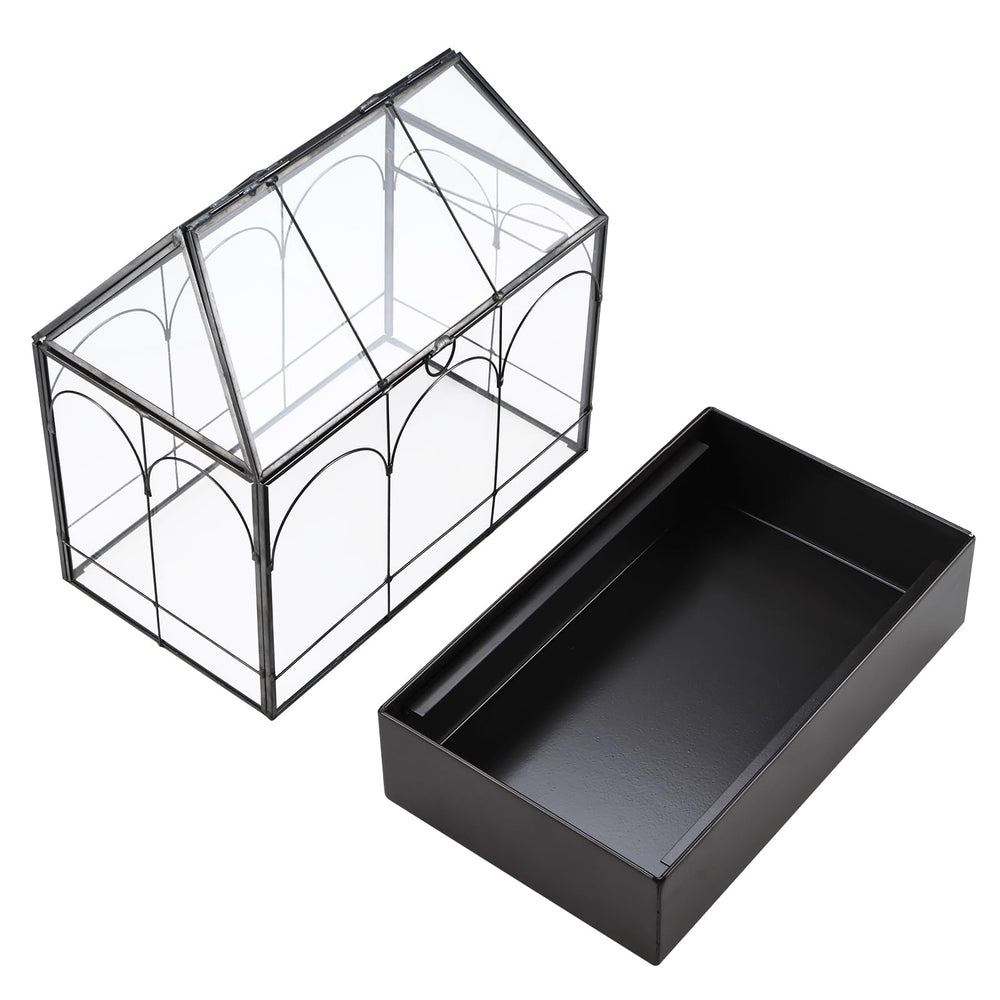 HighFree close-up of clear glass panel showing high transparency for plant light benefit
