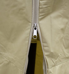 Hiland heavy-duty zipper detail for easy access and secure closure benefit