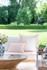 Hofdeco Premium close-up scalloped edge detail highlighting refined decorative trim