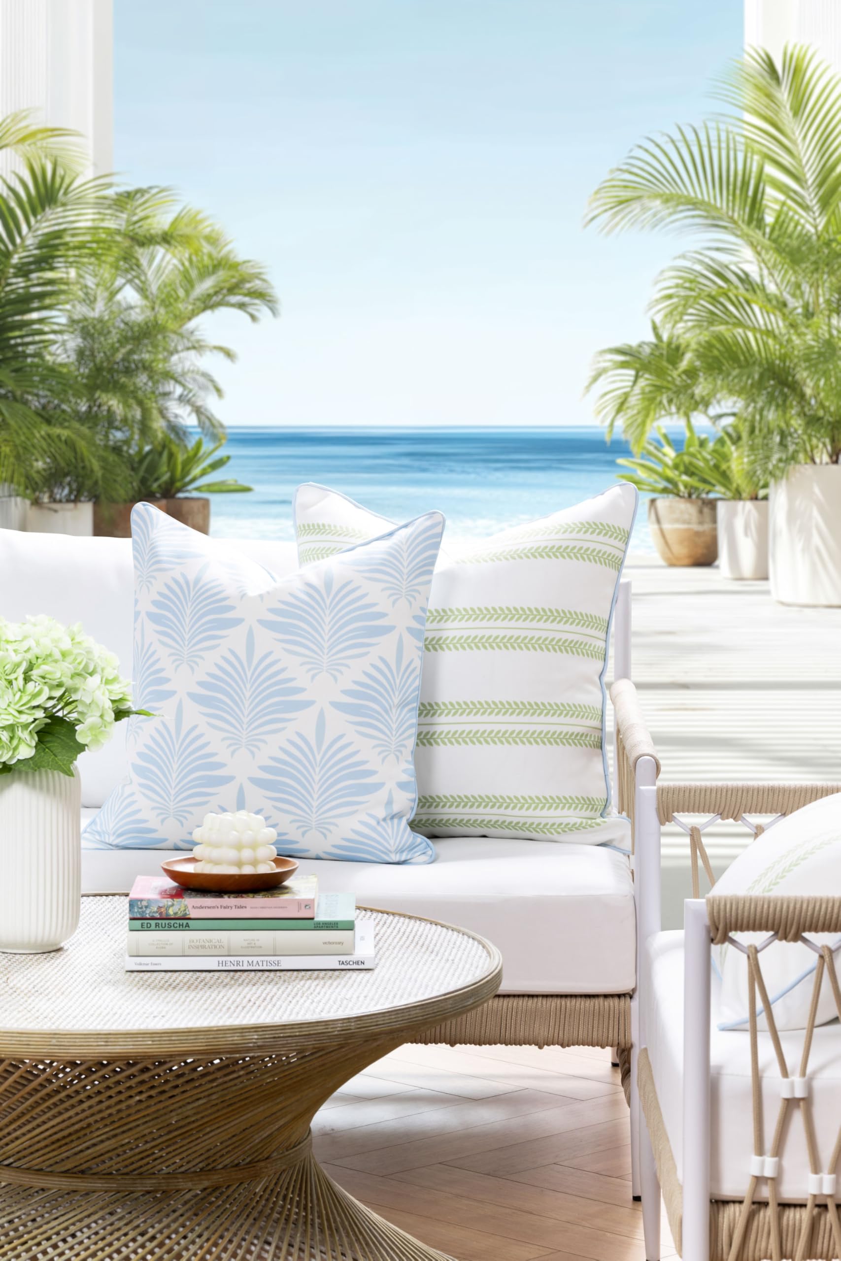 Hofdeco Premium close-up of weather-resistant polyester texture benefit: durable outdoor fabric