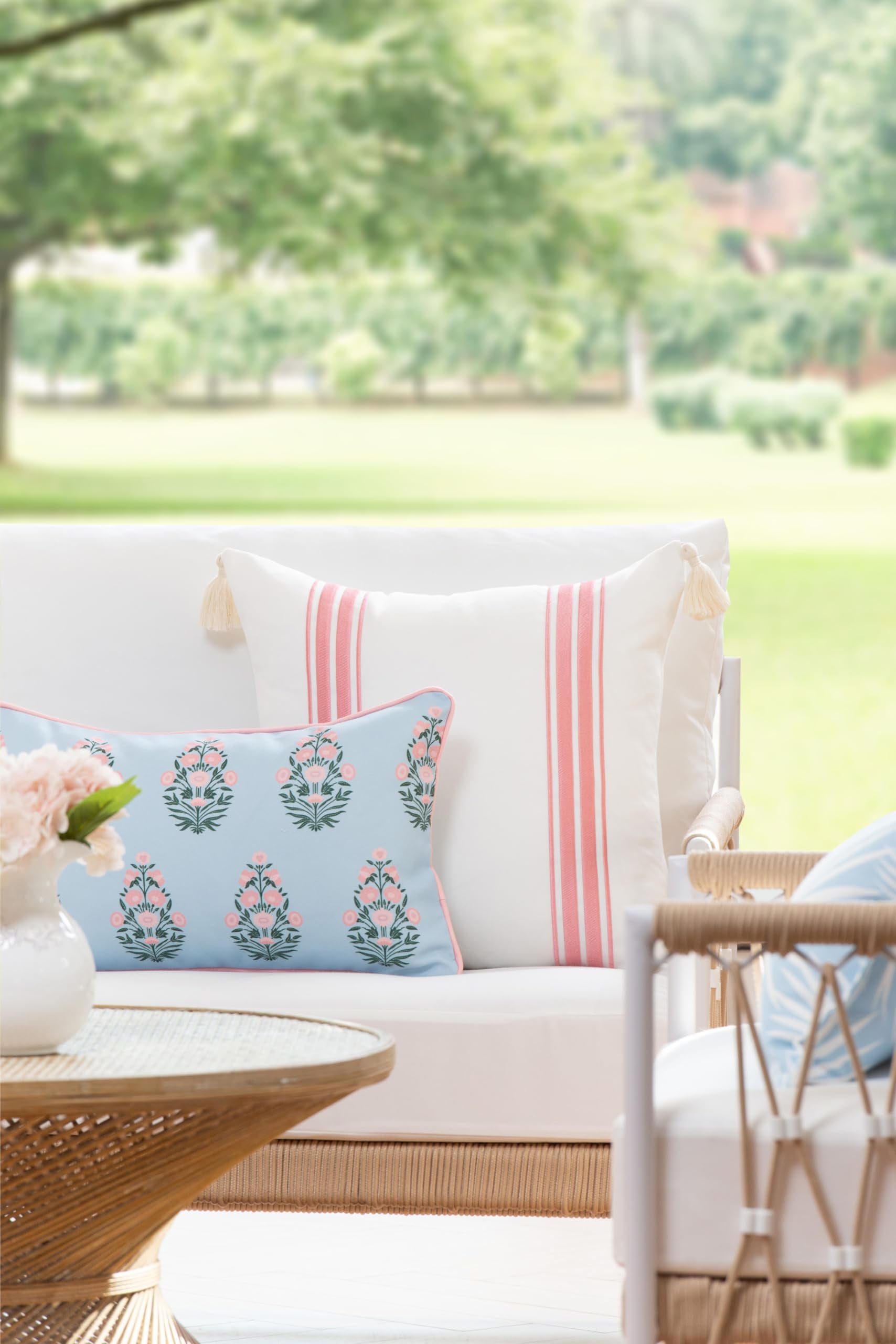 Hofdeco Premium close-up of blush pink piping and fabric texture for tactile detail