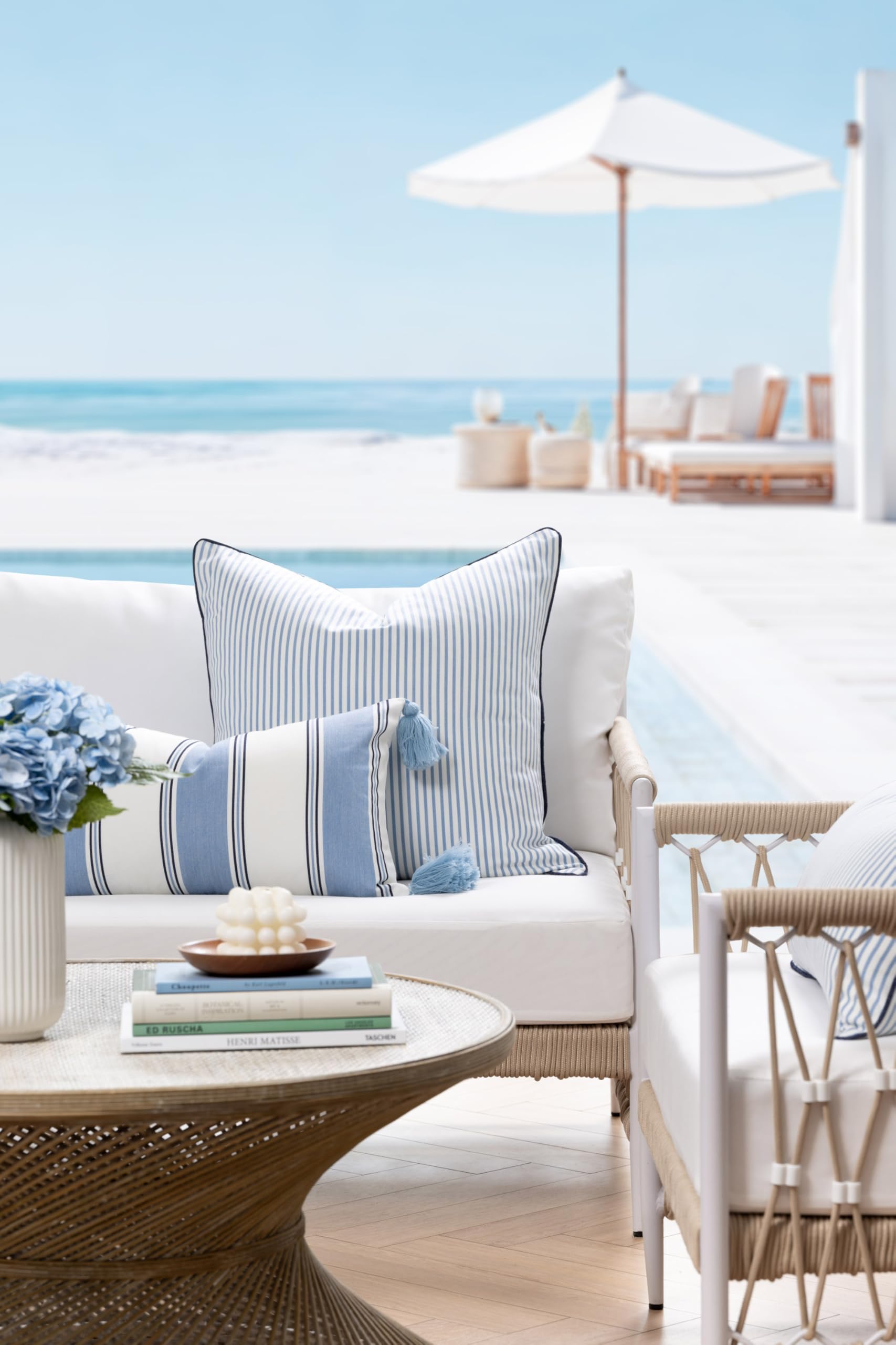 Hofdeco Premium close-up weave shows durable fade-resistant texture