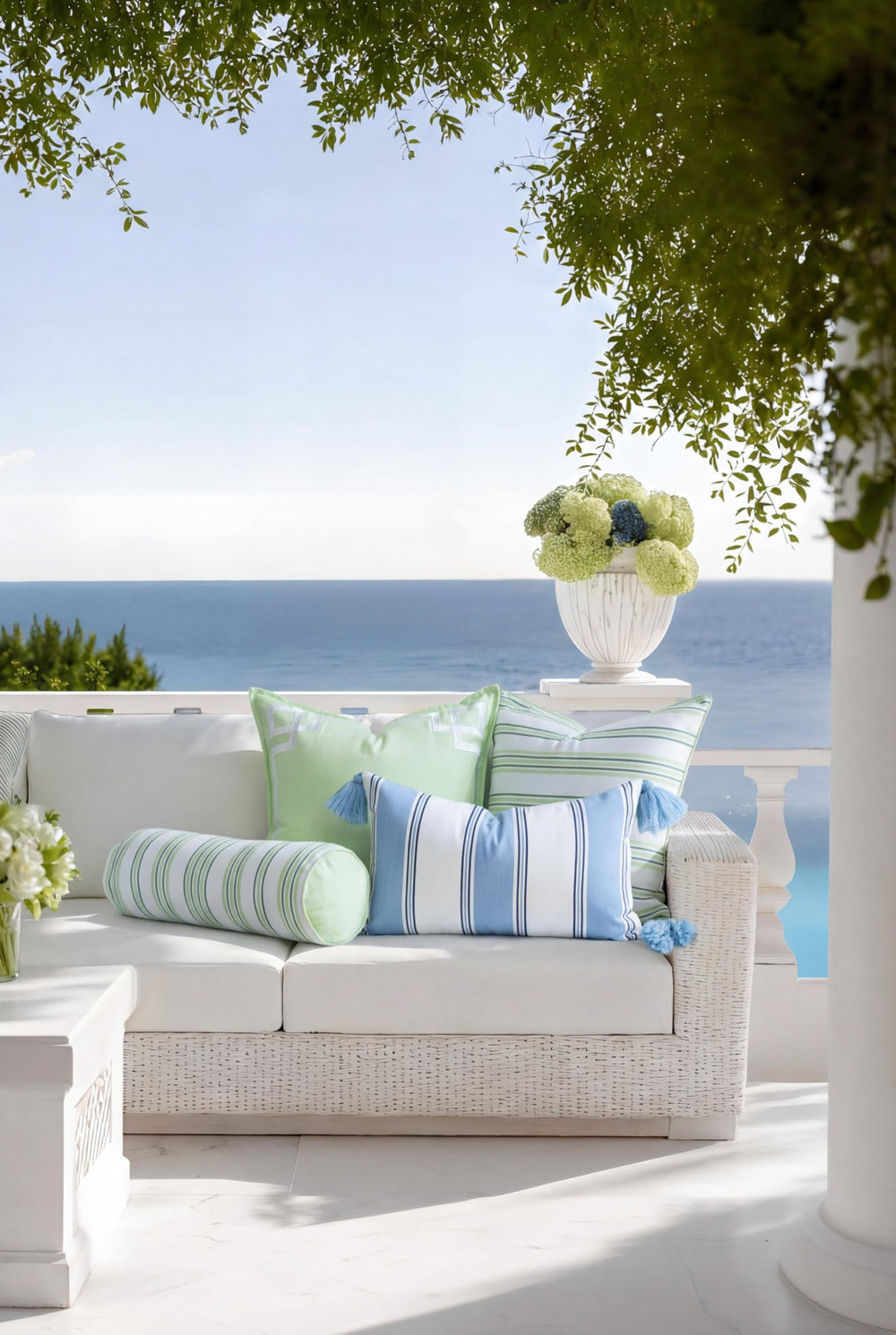 Hofdeco Premium tassel detail enhances coastal look and tactile interest