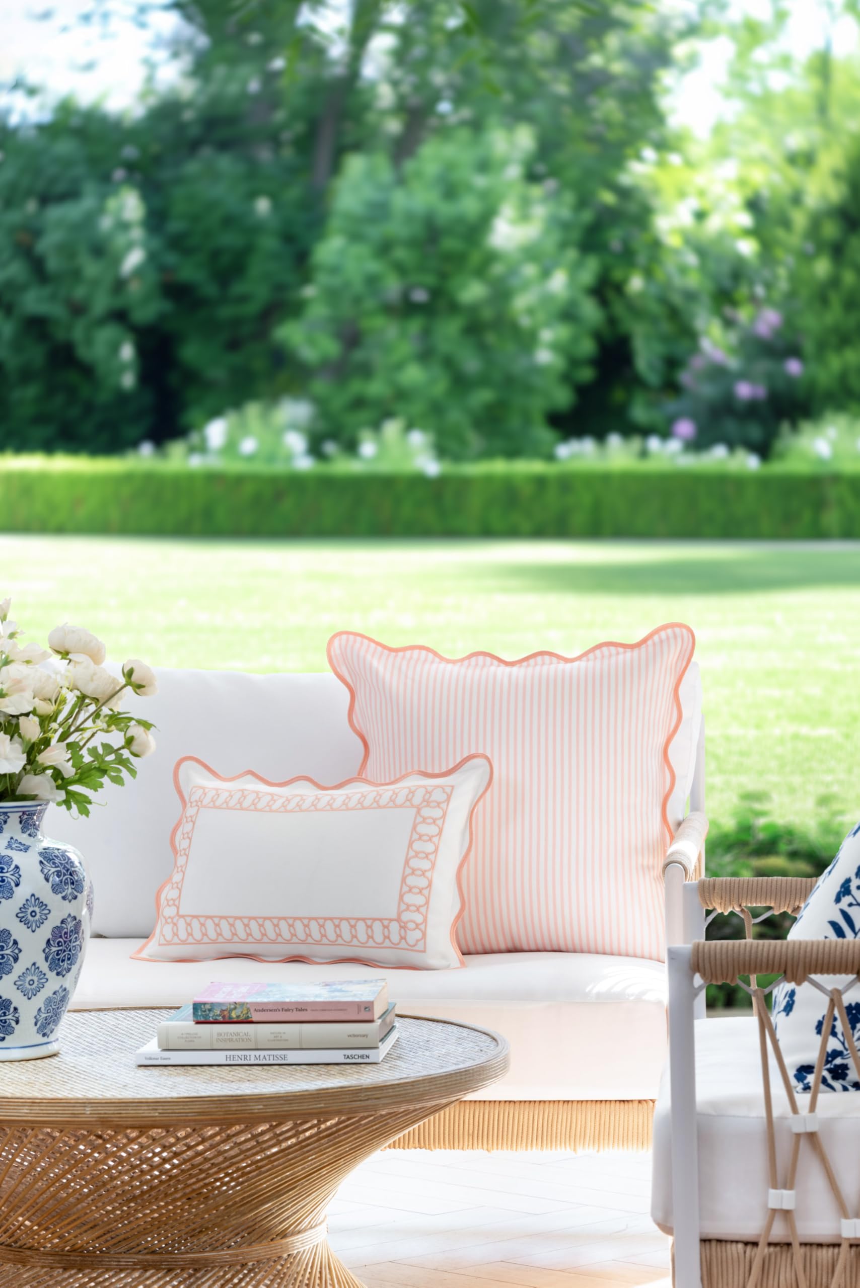 Hofdeco Premium embroidery close-up highlighting blush begonia detail and refined texture