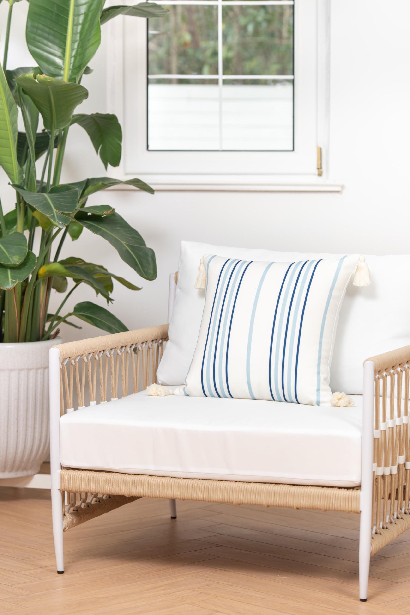 Hofdeco Premium fabric texture closeup showing weather-resistant polyester weave and durable finish