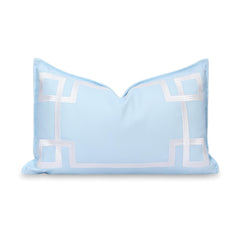 Hofdeco Premium front view showing embroidered Greek key and coastal look benefit