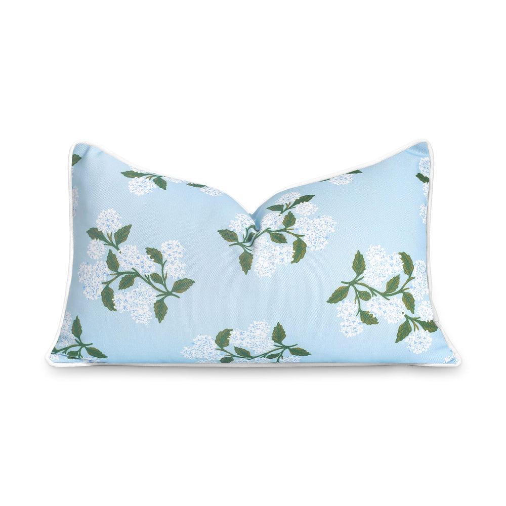 Hofdeco Premium front view of hydrangea lumbar cover shows coastal pattern and color