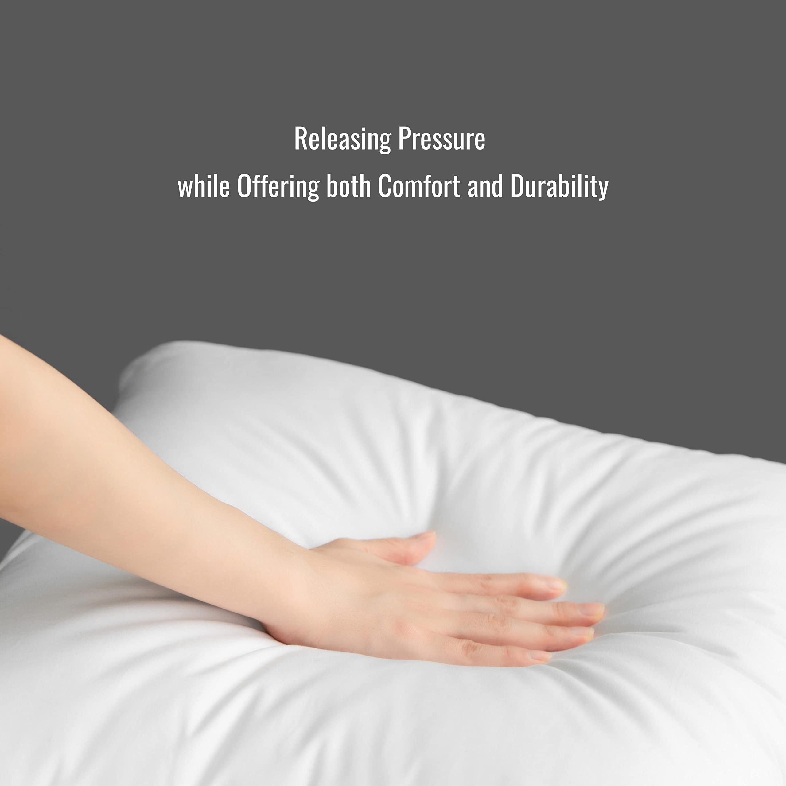 Hofdeco Premium insert being placed into cover for perfect fill