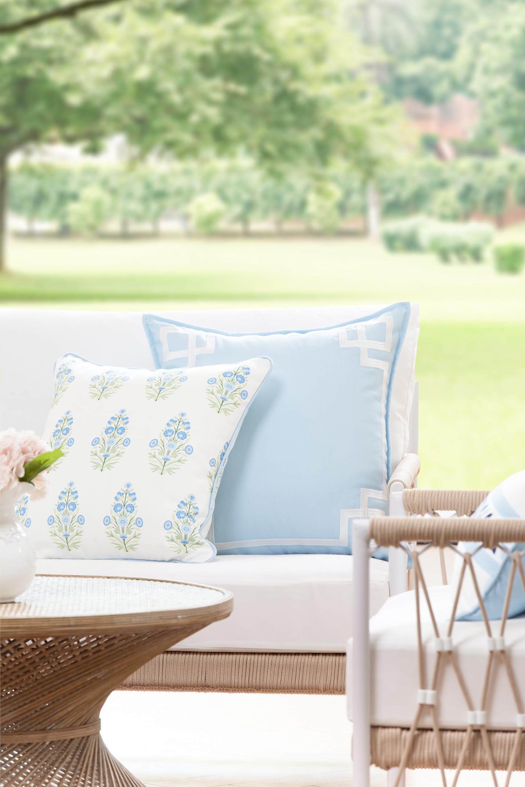 Hofdeco Premium reverse solid baby blue offers styling versatility