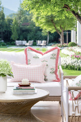 Hofdeco Premium scalloped white border close-up adding refined charm