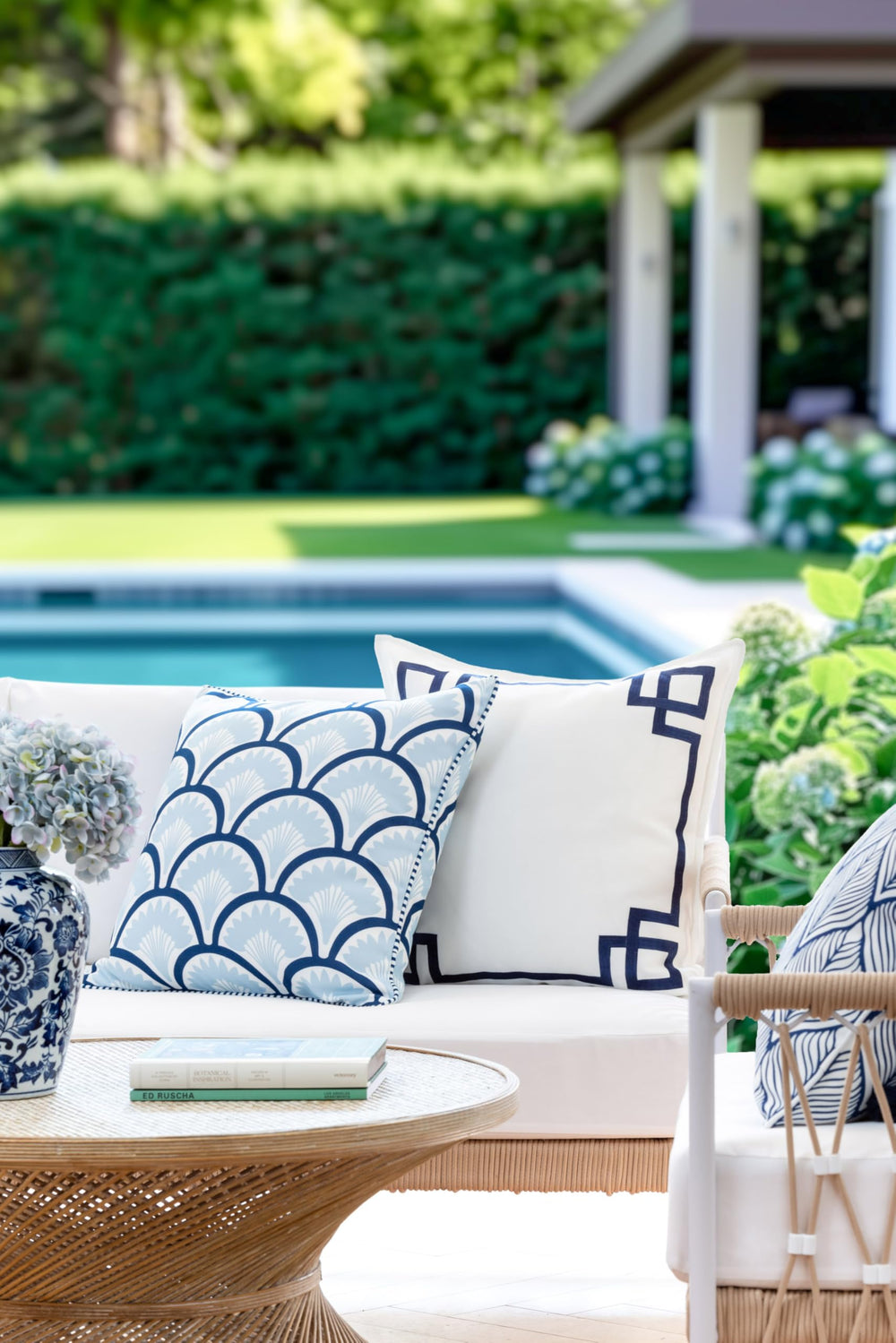 Hofdeco Premium solid navy reverse showing versatile backside and concealed wear protection