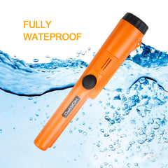 HOMPO pinpointer submerged demonstrating waterproof recovery capability