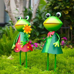 HONGLAND frog placed in lawn illustrating visual pop and path marking benefit