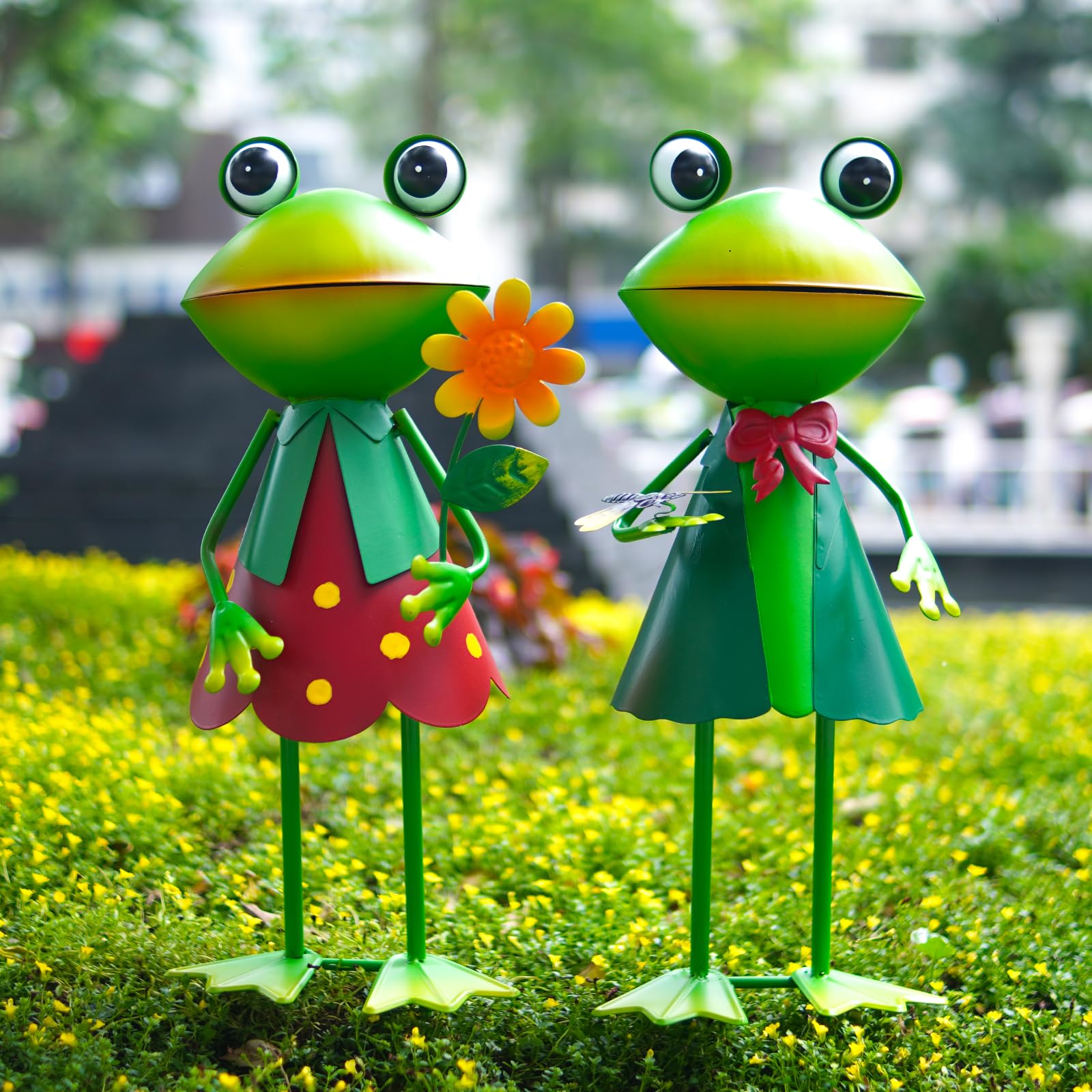 HONGLAND frog beside flowers showing scale and natural integration benefit