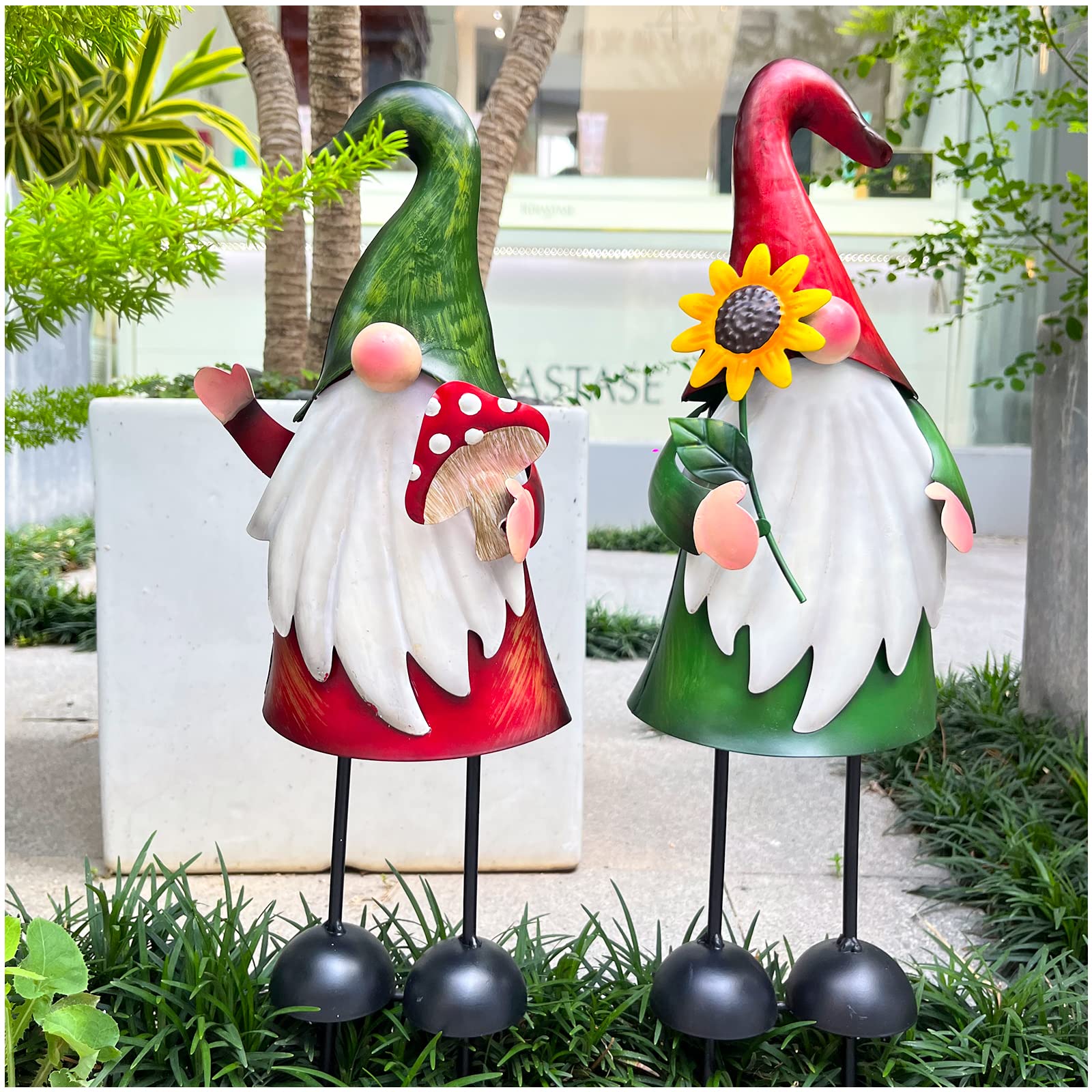 HONGLAND front view of two 18-inch metal gnome stakes showing vibrant colors and design