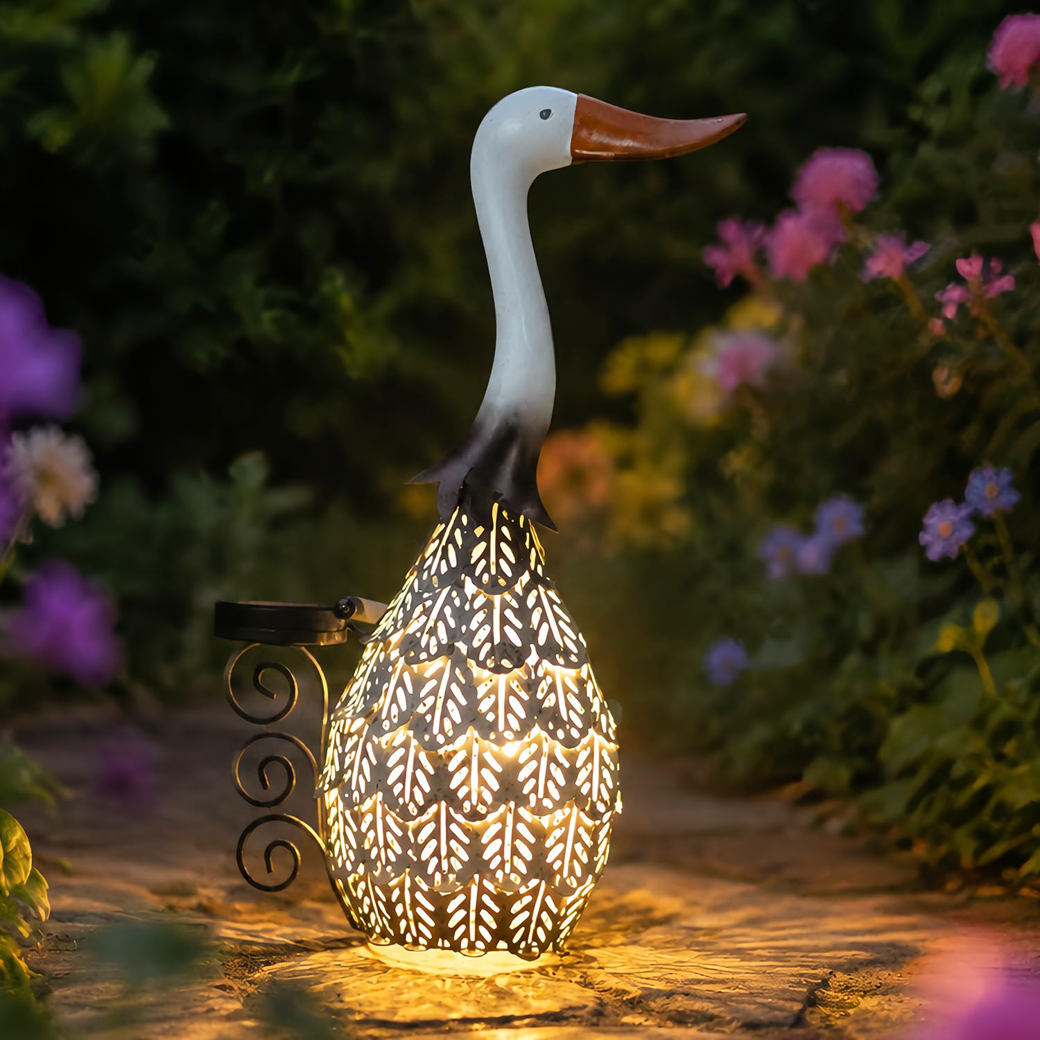 HONGLAND goose front view showing realistic shape and curb appeal