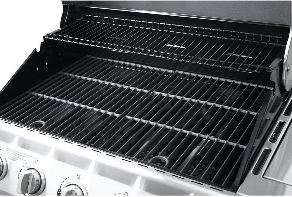 Hongso lifestyle image of outdoor cookout showcasing professional grilling results