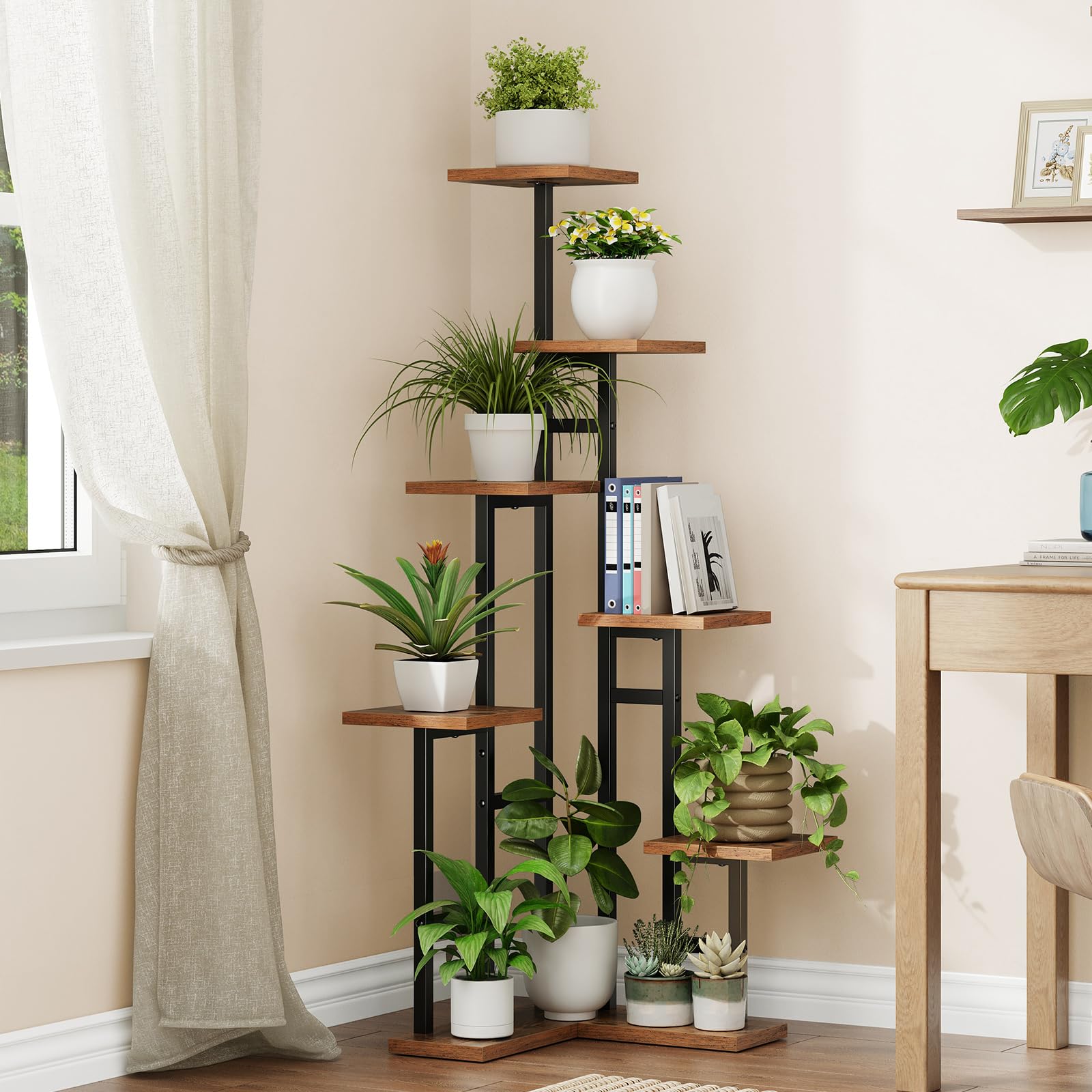 HOOBRO top-down view of shelves showing layered plant placement