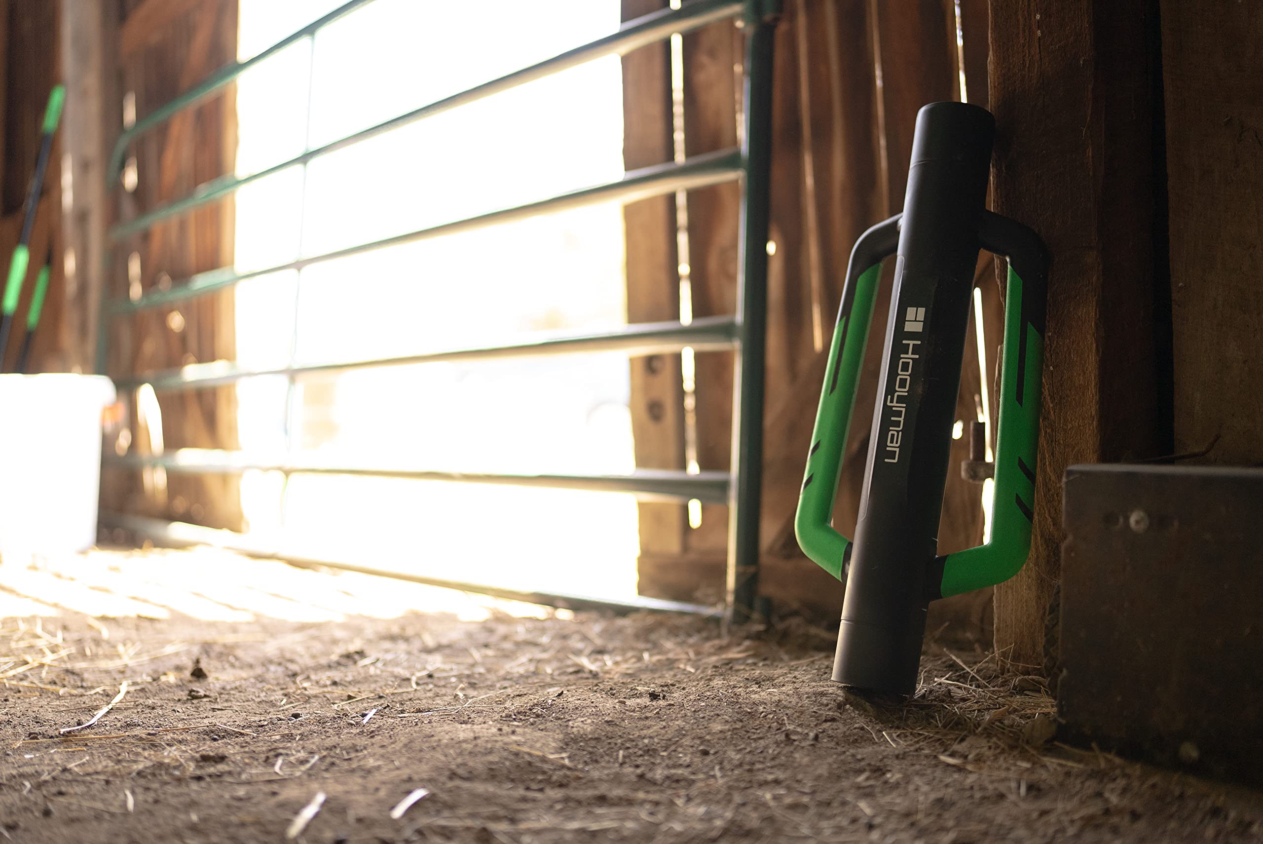 Hooyman angled handle detail illustrating reduced back strain and better strikes