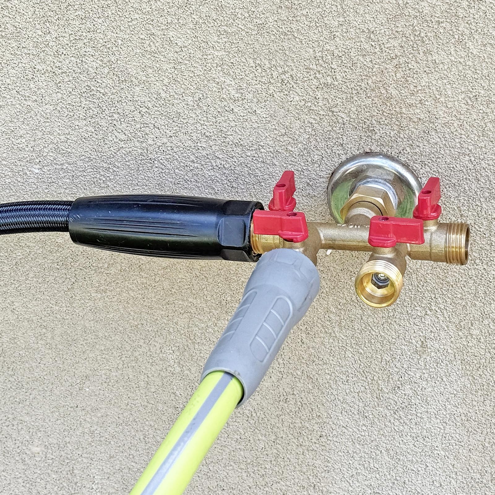 HQMPC connected to hoses and quick couplers illustrating versatile multi-hose compatibility